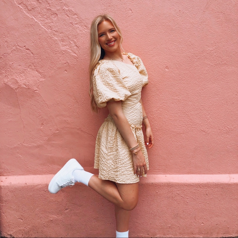 Meet your Posher, Bella